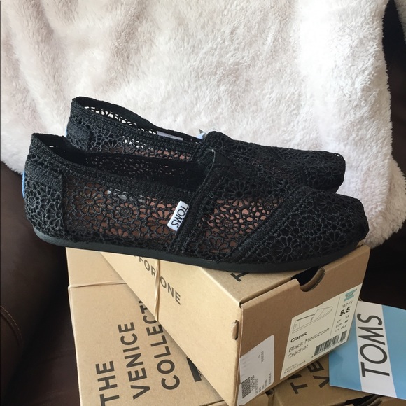 TOMS Black Moroccan Crochet Classic New Slip On - Picture 3 of 8